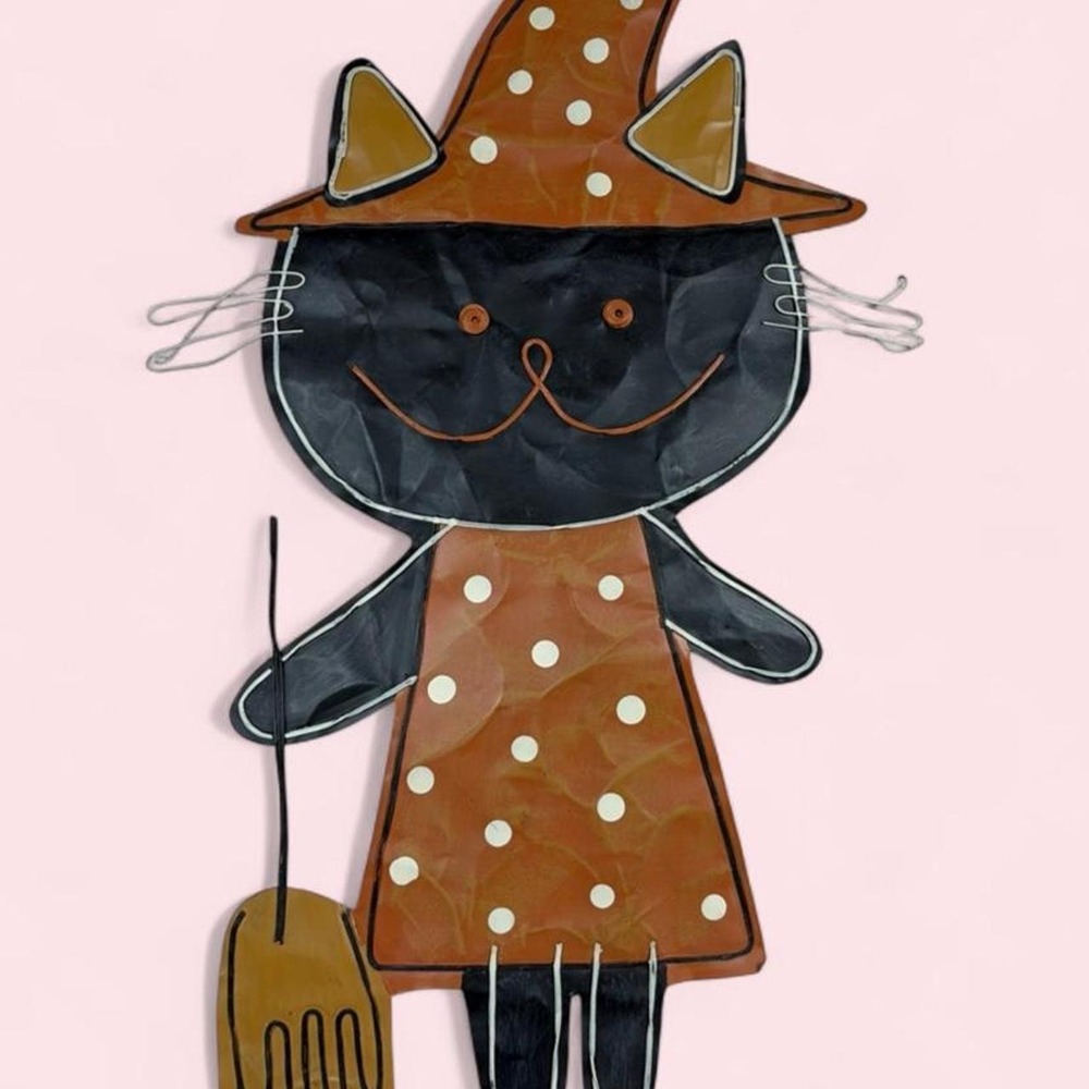 2008 DEMDACO Silvestri Witch Cat Halloween Metal Wall Hanger 20079594